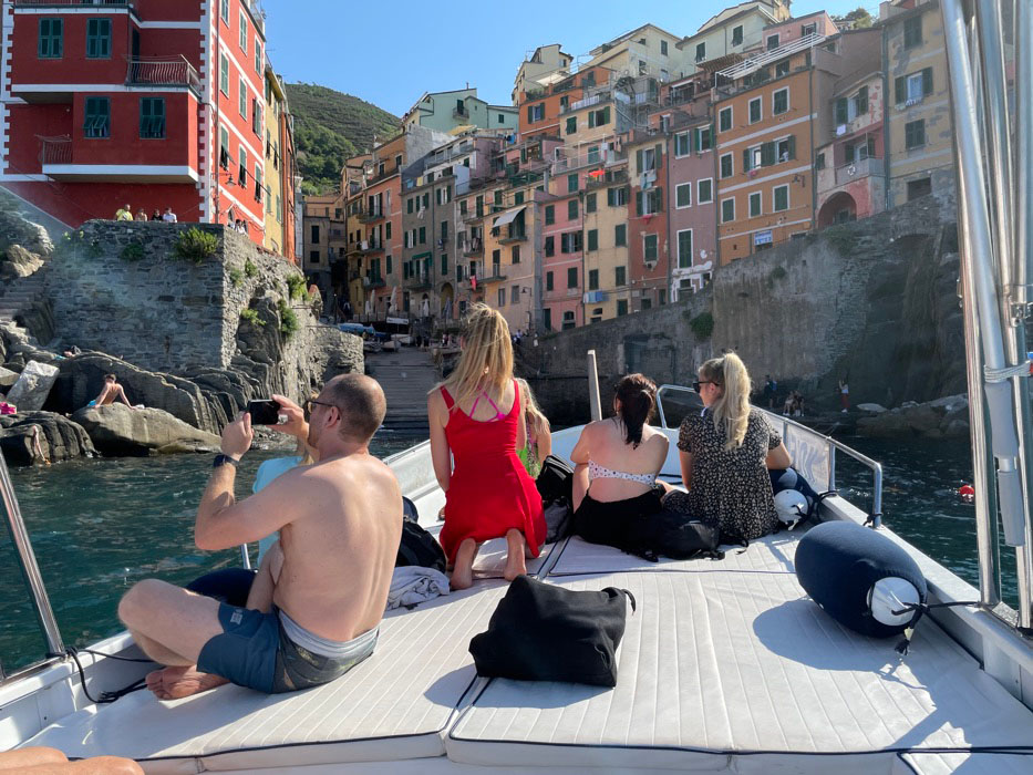 Shared Boat Tour among the Cinque Terre – Morning Tour